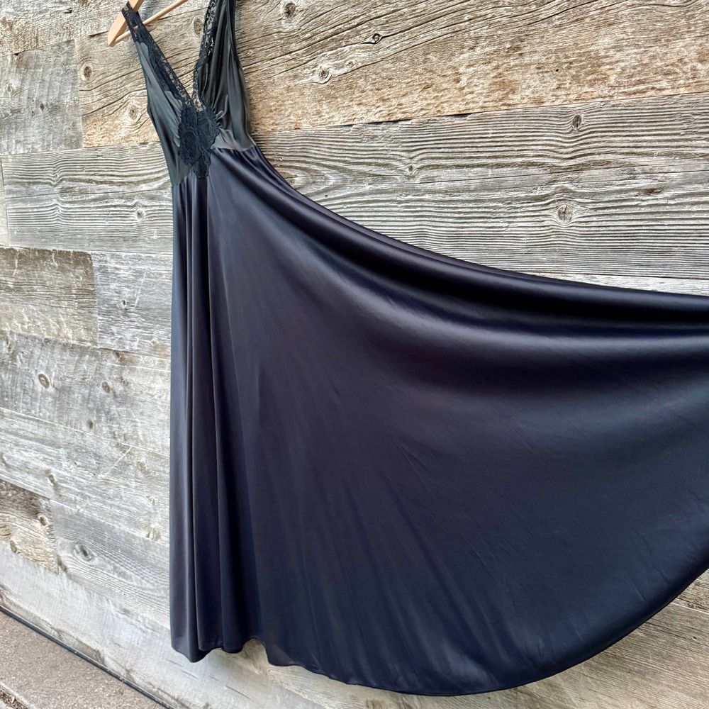 VTG Olga Nightgown S Black Full Sweep Skirt Lace Boudoir Ethereal Old Hollywood